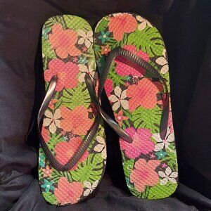 *5 SALE* NWOT Tropical Print Flip Flops